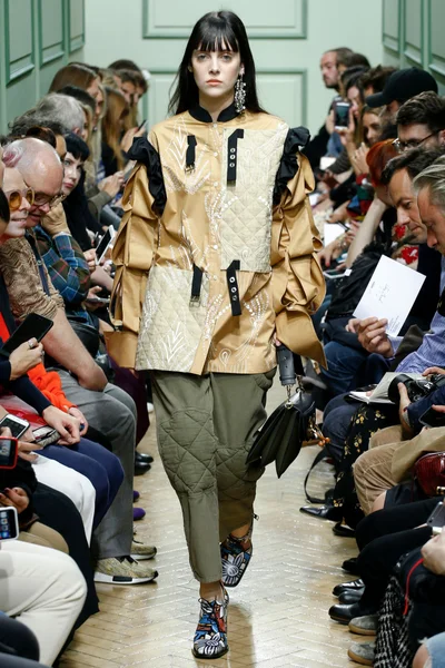 Look 32